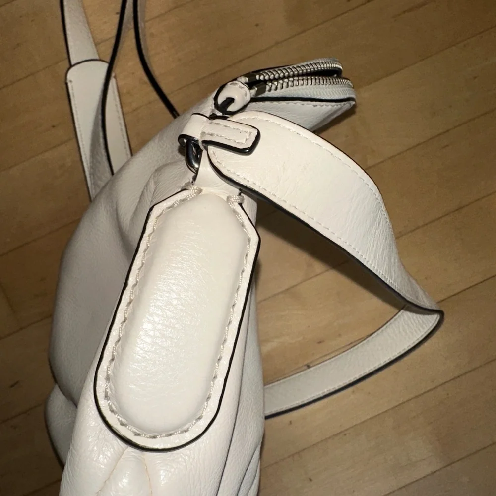 Marc By Marc  Jacobs white  crossbody, CB2418 - Picture 11 of 14